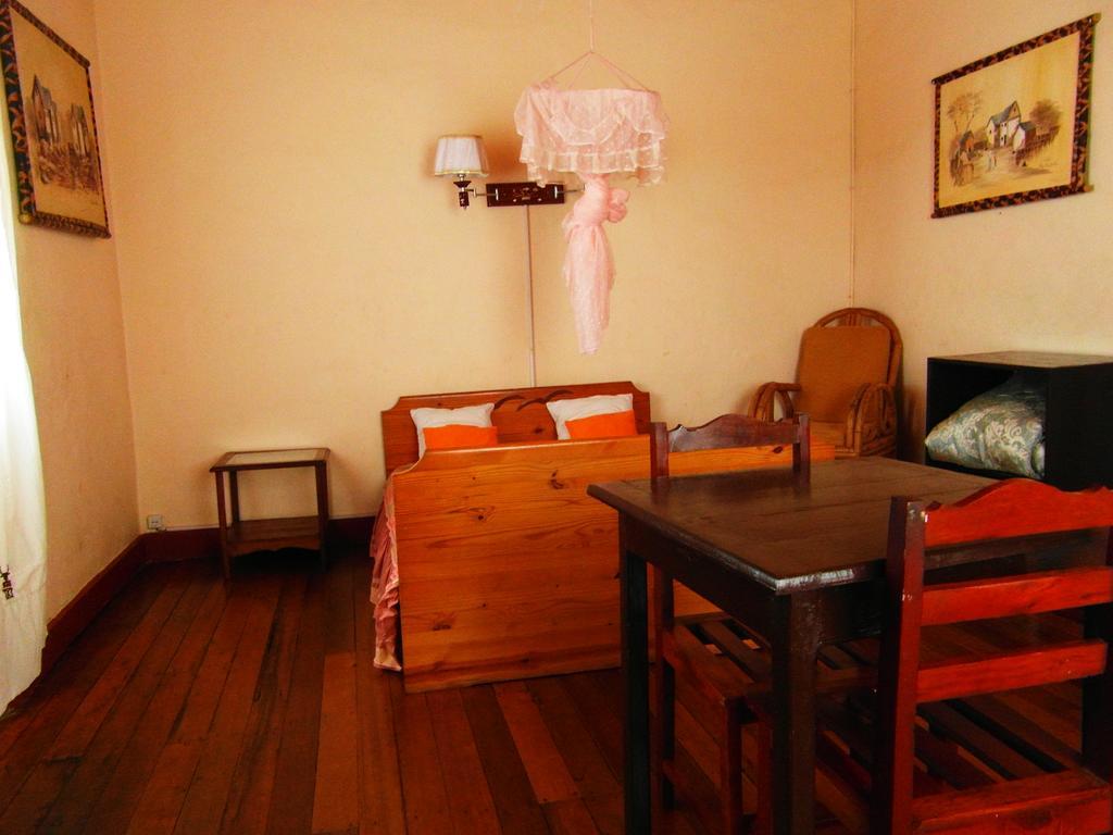 Hotel Three Palms Fianar Fianarantsoa Exterior foto